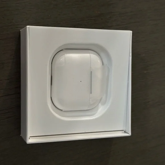 Air pods 3rd generation - Picture 2 of 5